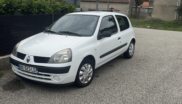 location-RENAULT-Viviers-roadstr