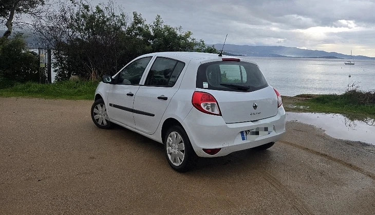 location-RENAULT-Ajaccio-roadstr