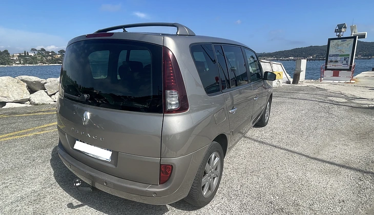 location-RENAULT-La Seyne-sur-Mer-roadstr