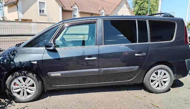 location-RENAULT-Lys-Haut-Layon-roadstr