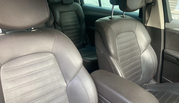 location-RENAULT-Sausset-les-Pins-roadstr