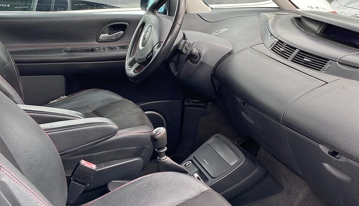 location-RENAULT-Ciboure-roadstr