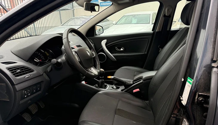 location-RENAULT-Lille-roadstr