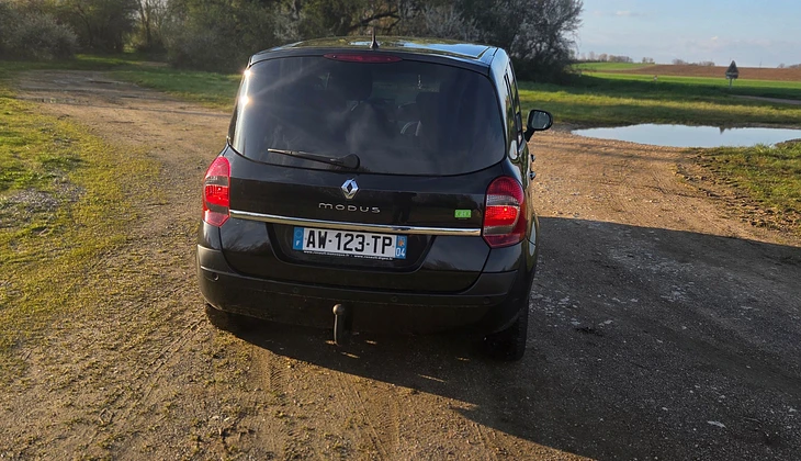 location-RENAULT-Quetigny-roadstr