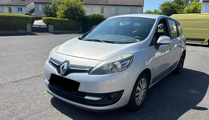 location-RENAULT-Caen-roadstr