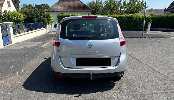 location-RENAULT-Caen-roadstr