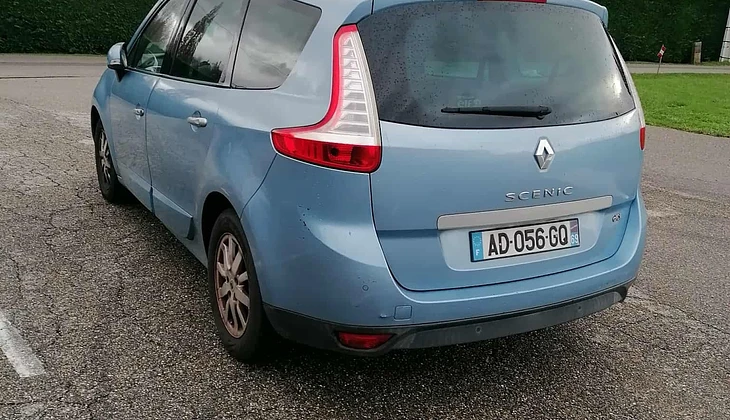 location-RENAULT-Sassenage-roadstr