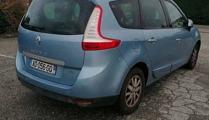 location-RENAULT-Sassenage-roadstr