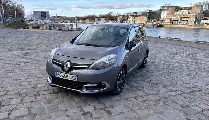 location-RENAULT-Paris-roadstr