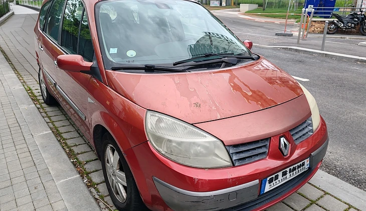location-RENAULT-Saint-Denis-roadstr