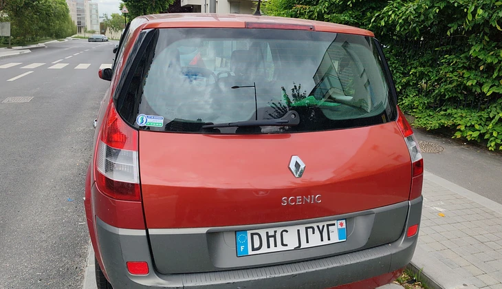 location-RENAULT-Saint-Denis-roadstr