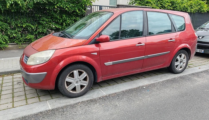 location-RENAULT-Saint-Denis-roadstr