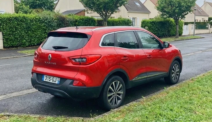 location-RENAULT-Chessy-roadstr