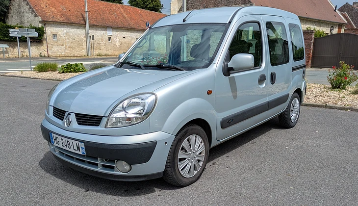 location-RENAULT-Hémévillers-roadstr