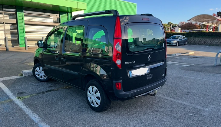 location-RENAULT-Quimperlé-roadstr