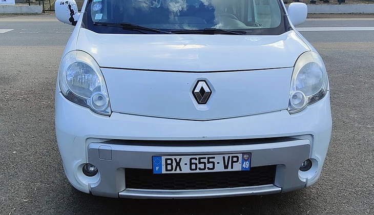 location-RENAULT-Saumur-roadstr