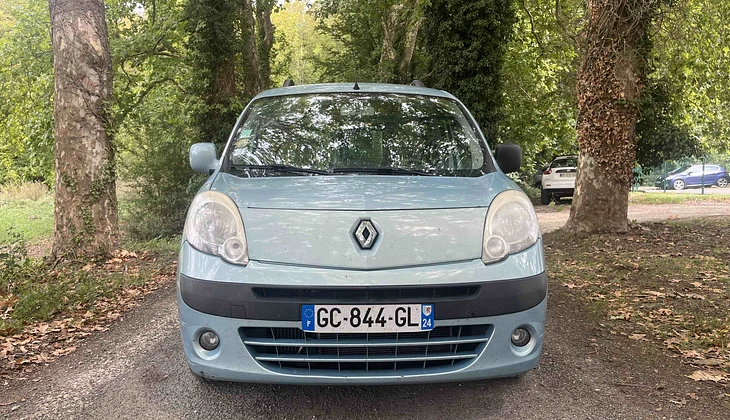 location-RENAULT-Trélissac-roadstr