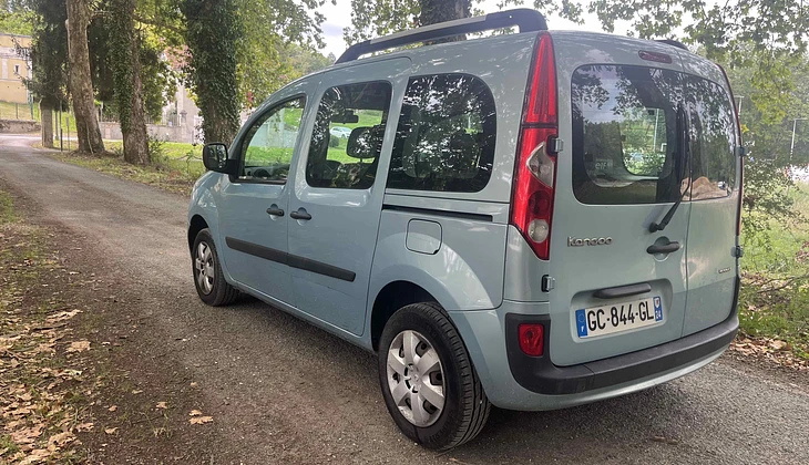 location-RENAULT-Trélissac-roadstr