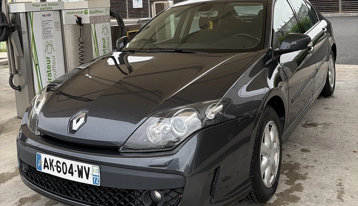 location-RENAULT-Fleury-les-Aubrais-roadstr