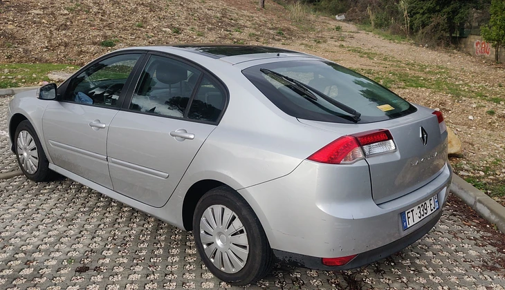location-RENAULT-Vias-roadstr