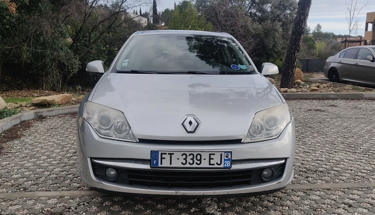 location-RENAULT-Vias-roadstr
