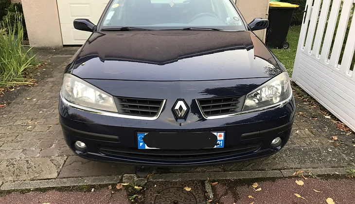 location-RENAULT-Arpajon-roadstr
