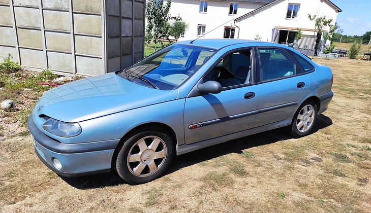 location-RENAULT-Lisieux-roadstr