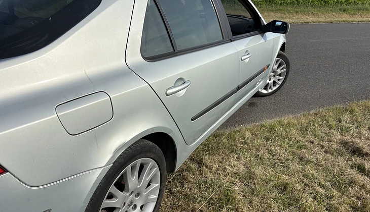 location-RENAULT-Saint-Jean-le-Blanc-roadstr