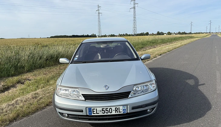 location-RENAULT-Saint-Jean-le-Blanc-roadstr