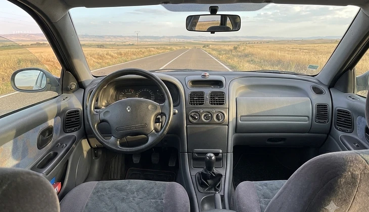 location-RENAULT-Tarbes-roadstr