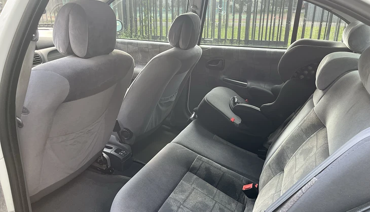 location-RENAULT-Clichy-roadstr