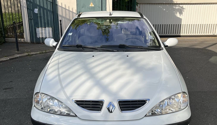 location-RENAULT-Clichy-roadstr