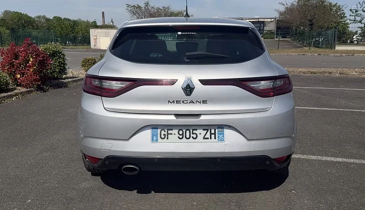 location-RENAULT-Dadonville-roadstr