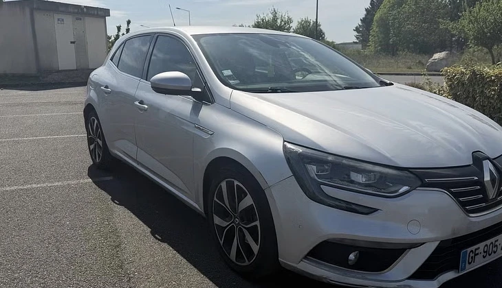 location-RENAULT-Dadonville-roadstr