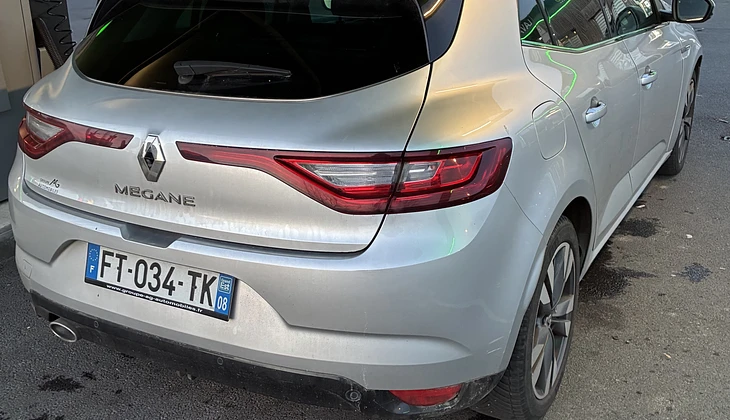 location-RENAULT-Warcq-roadstr