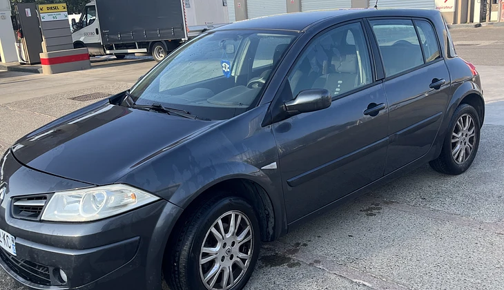 location-RENAULT-Lucciana-roadstr