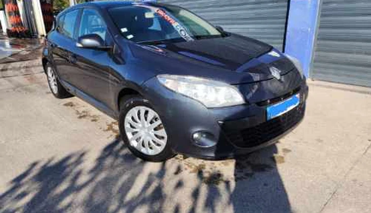location-RENAULT-Millau-roadstr
