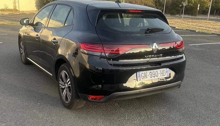 location-RENAULT-Saint-Jean-de-la-Ruelle-roadstr