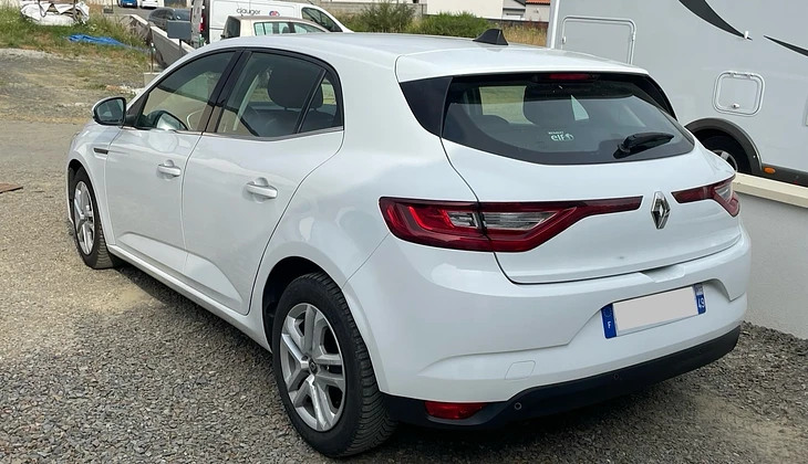 location-RENAULT-Sèvremoine-roadstr