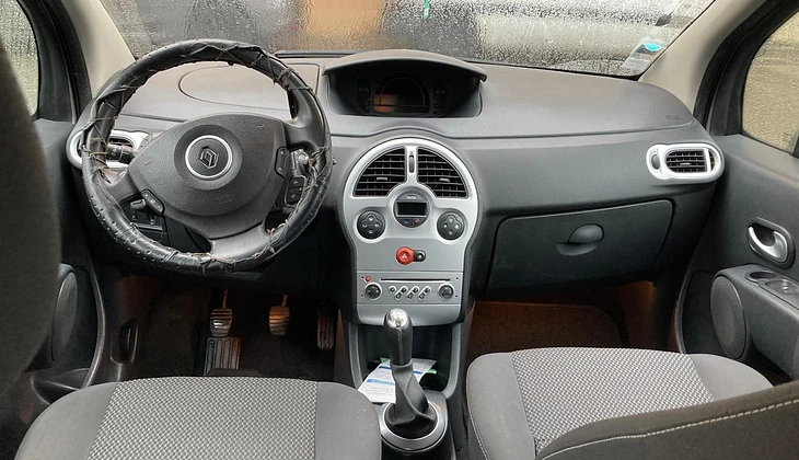 location-RENAULT-Saint-Louis-roadstr