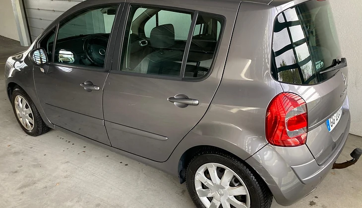 location-RENAULT-Saint-Louis-roadstr