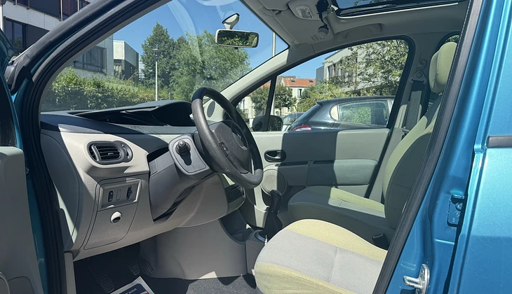 location-RENAULT-Villemomble-roadstr