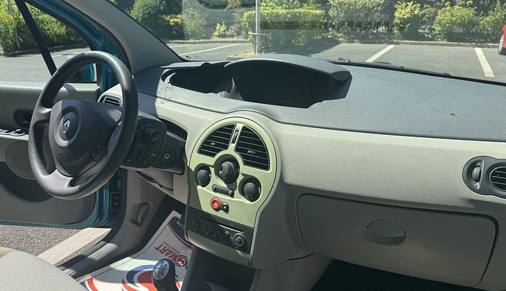 location-RENAULT-Villemomble-roadstr