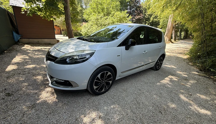 location-RENAULT-Noisy-le-Grand-roadstr