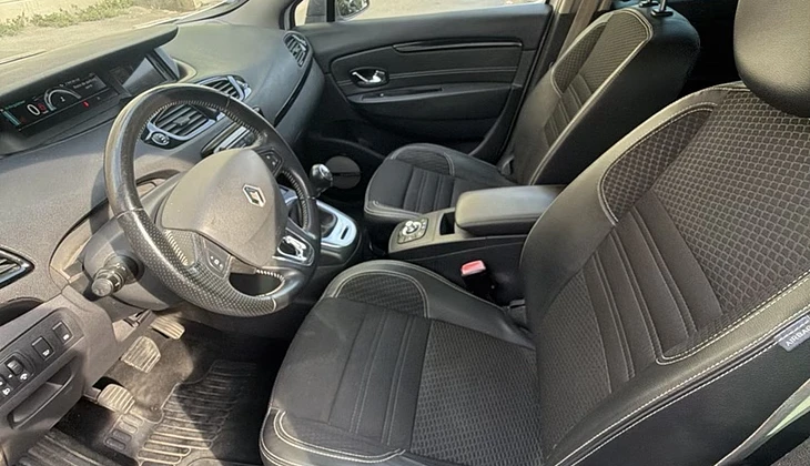 location-RENAULT-Noisy-le-Grand-roadstr