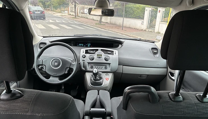 location-RENAULT-Les Pavillons-sous-Bois-roadstr