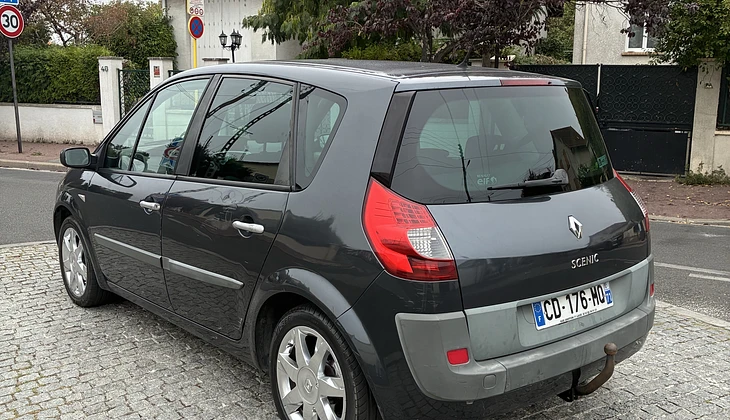 location-RENAULT-Les Pavillons-sous-Bois-roadstr