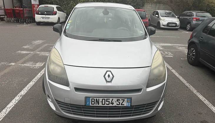 location-RENAULT-Marseille-roadstr