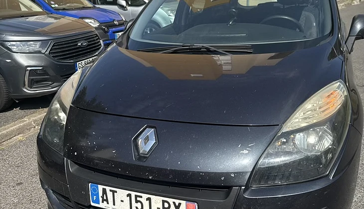 location-RENAULT-Condé-Sainte-Libiaire-roadstr