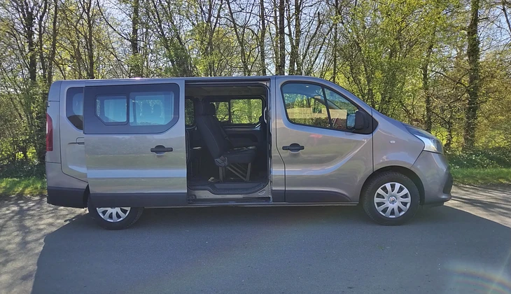 location-RENAULT-Martigné-sur-Mayenne-roadstr